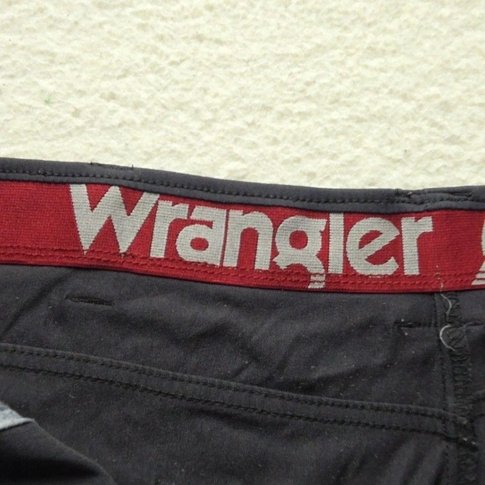 Wrangler Cargo Shorts Mens 44 Black Nylon Microfiber Stretch 10 Inseam Travel